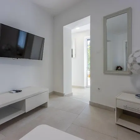 500 Meter Mit Pool Crikvenica