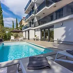 500 Meter Mit Pool *