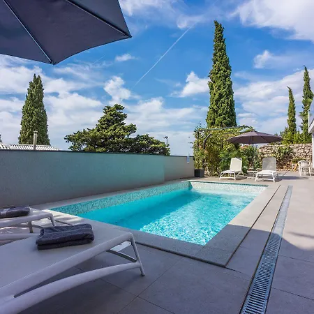 Apartment 500 Meter Mit Pool *