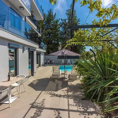 Apartment 500 Meter Mit Pool Crikvenica