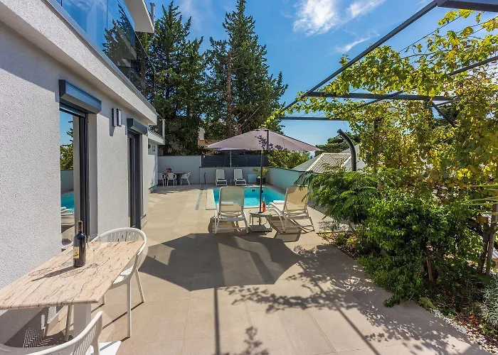 Apartman 500 Meter Mit Pool *